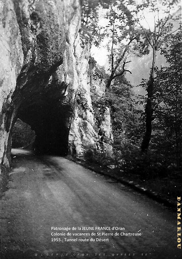 COLO JEUNE FRANCE 1955 tunnel route du Desert (2).jpg
